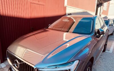 volvo_xc_60_2020_gris_t6_recharger_automatico_350_caballos_awd_5_puertas_hibrido_enchufable_suv_coche_segunda_mano_vehiculo_ocasion_mas_larriba_autos_guadalajara_españa_corredor_del_henares_next_madrid_spain_dgt_concesionario_car_auto_automovil_todoterreno_gasolina_familiar_etiqueta_medioambiental_dgt_0_emisiones_1